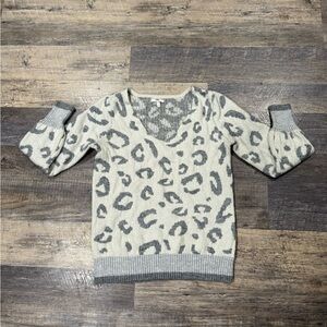 Maurices Gray and white V-Neck Sweater with Animal Print